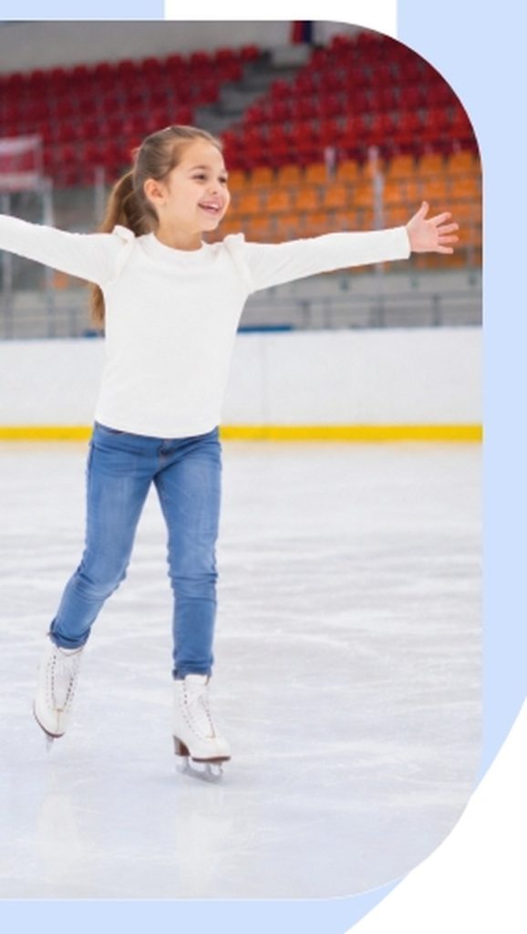Kind beim Eislaufen mit ausgebreiteten Armen
